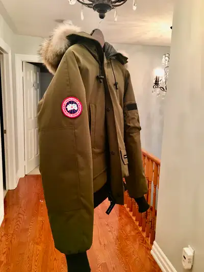 Pristine CANADA GOOSE CHILLIWACK BOMBER FOR MEN, View more