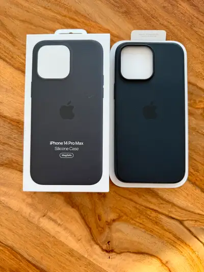 Étui en silicone avec MagSafe pour iPhone 14 Pro Max - Minuit, View more