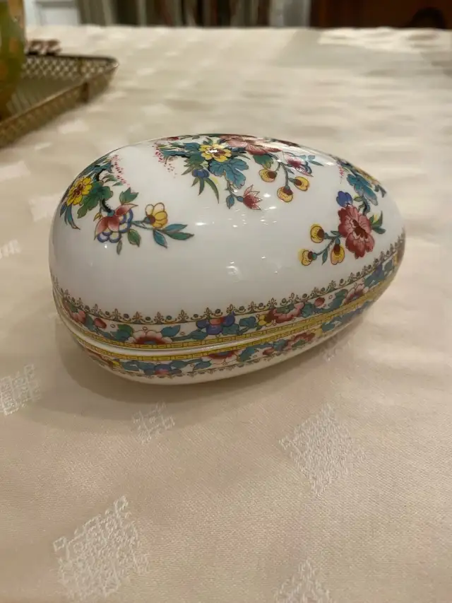 Coalport Egg in Arts & Collectibles in Mississauga / Peel Region - Image 6
