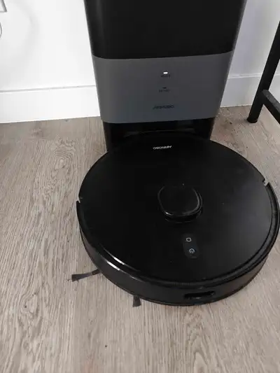 This pre-owned Airrobo robot vacuum and mop combo offers efficient cleaning with its automated navig...
