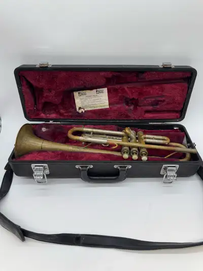 Vintage Yamaha Brass Trumpet No. 444638 with Hard Case – JAPAN, View more