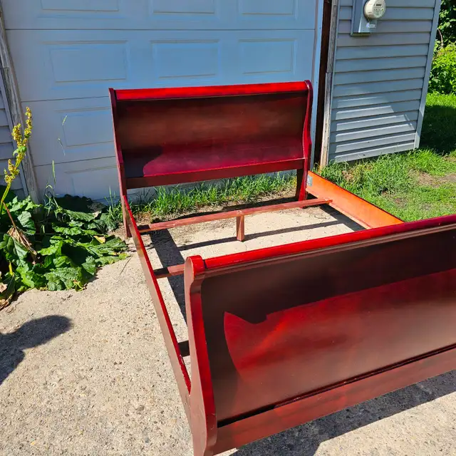 Four Piece Queen Bedroom Furniture Set for Sale