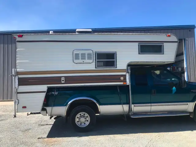 10.5 Foot Truck Camper in Travel Trailers & Campers in Port Alberni - Image 3