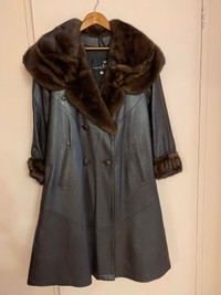 Leather mink coat / veste en cuir et en vison