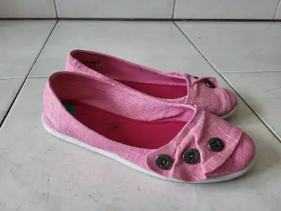 Soulier rose pour enfant, View more