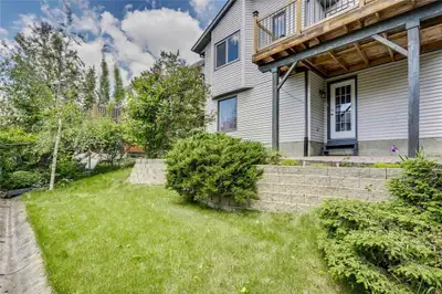 Room for rent in NW Calgary