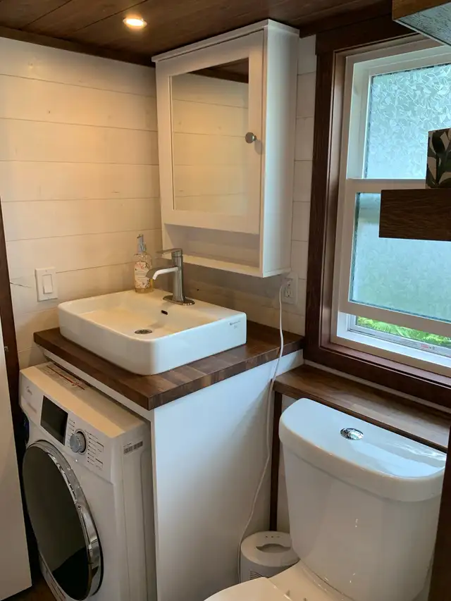 Tiny house on wheels for sale/rent in Other in Brantford - Image 8