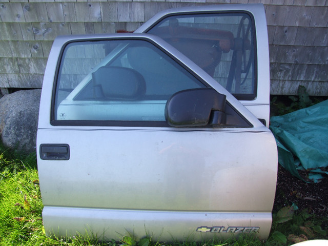 PARTS FOR SALE *****CHEVROLET BLAZER S10 GMC SONOMA in Auto Body Parts in Yarmouth - Image 2