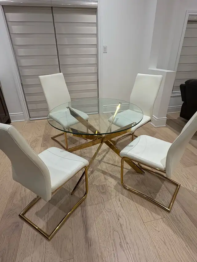 Dining table Set in Dining Tables & Sets in City of Toronto - Image 2