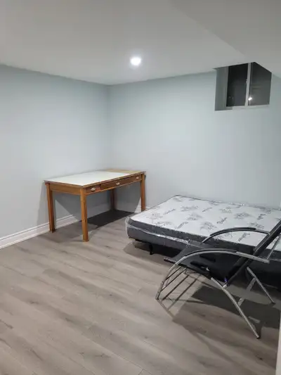 Room for rent in Mississauga. Warm, clean, beautiful, comfortable new bed, quiet, friendly,affordabl...