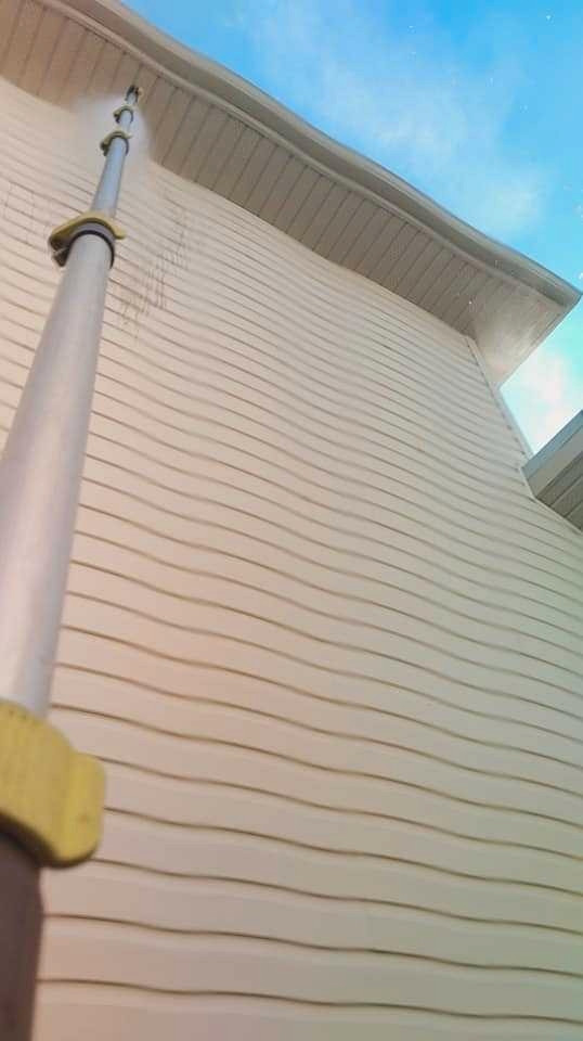 Window, Siding, and Gutter Cleaning from $99 in Cleaners & Cleaning in Edmonton - Image 4