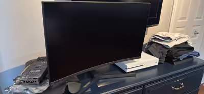G-sync compatible Curved monitor 240hz Excellent condition This monitor is out of stock both on Sams...