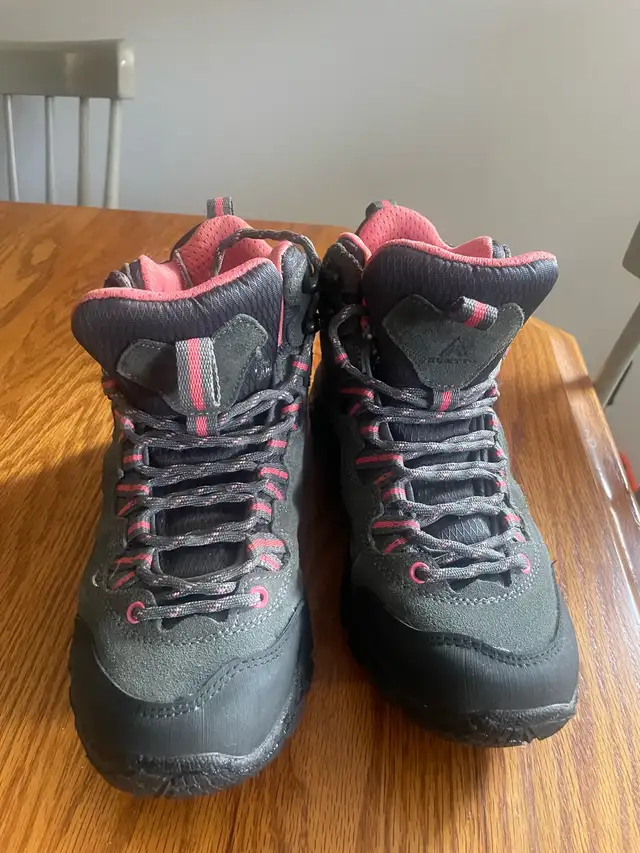 Humtto Hiking Boots in Men's Shoes in Cambridge - Image 6