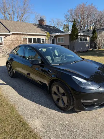 2021 Tesla Model 3 All Wheel Drive Extended Range Dual Motor Included: 4 winter tires, high-speed wa...