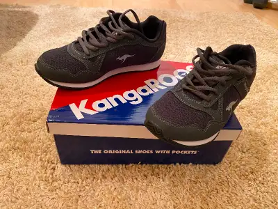 Kids spirt shoes KangaRoos size 6, View more