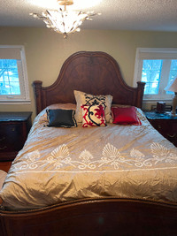 King size bed w 2 matching nightstands
