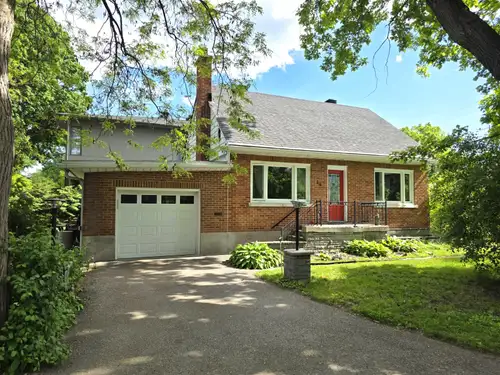 44 Clearview Avenue, Ottawa, Ontario, K1Y 2K5 Available September 1, 2026 • Exceptional location in...