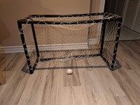 Kids indoor hockey net. 