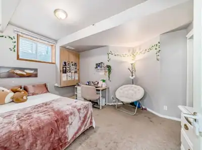 Available from 1 February Side separate entrance Kitchen