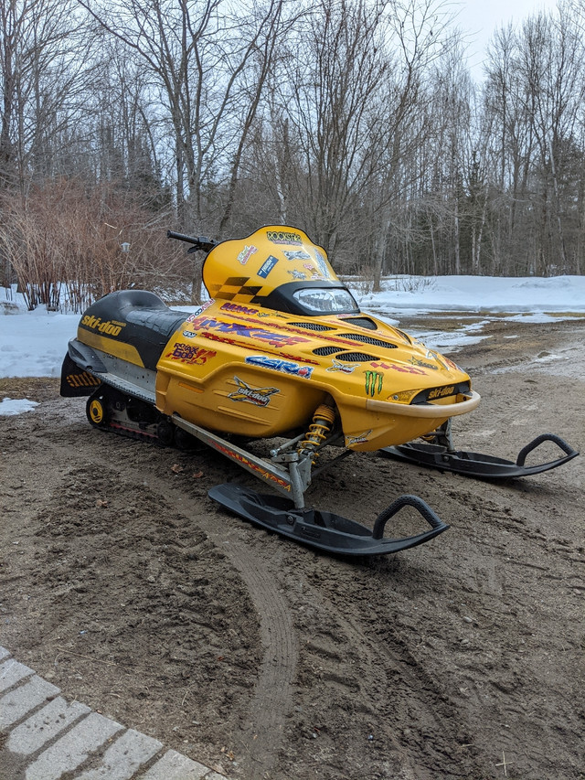 2000 Ski-Doo MX Z 600 in Snowmobiles in Pembroke