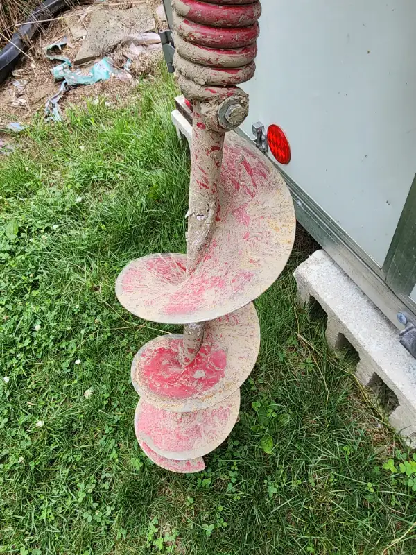 Earthquake Viper E43 Post Hole Digger Gas 43cc 2-Cycle Engine in Outdoor Tools & Storage in Windsor Region - Image 7