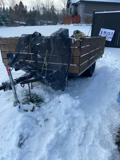 6 x 10 trailer with metal ramp… needs floor…. Solid metal trailer .. cash ONLY