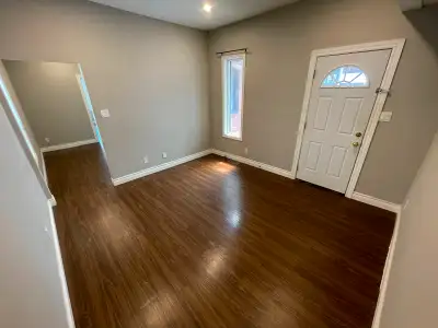 Newly Renovated 1 Bedroom, close to Downtown and 403
