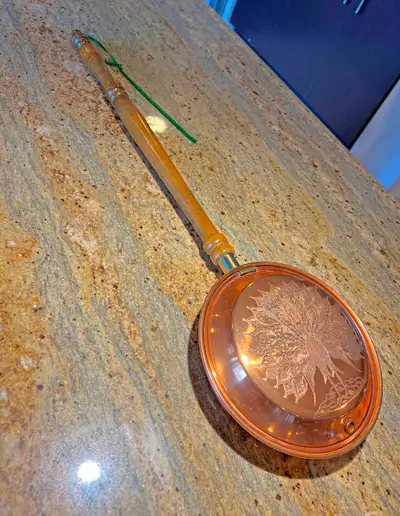 Vintage Brass Pan Bed Warmer. In excellent condition.