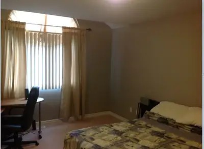 A large Master bedroom in off-campus house for male student - Location close to Wonderland & Beaverb...