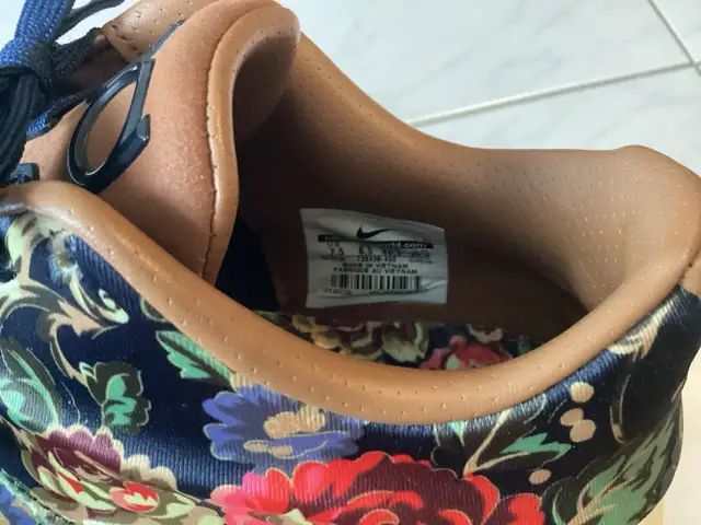 Nike Zoom KD 7 EXT QS Floral - size 7.5 in Men's Shoes in Oshawa / Durham Region - Image 8