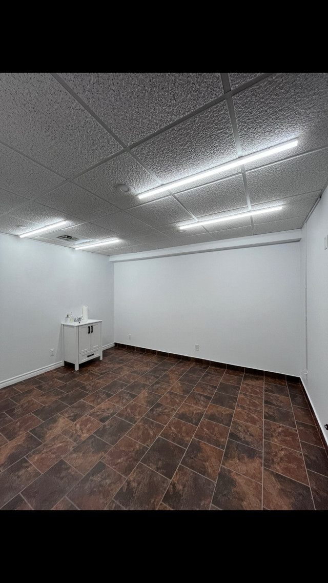 Salon Space For Rent/Espace SalonA Louer in Commercial & Office Space for Rent in Bathurst - Image 2