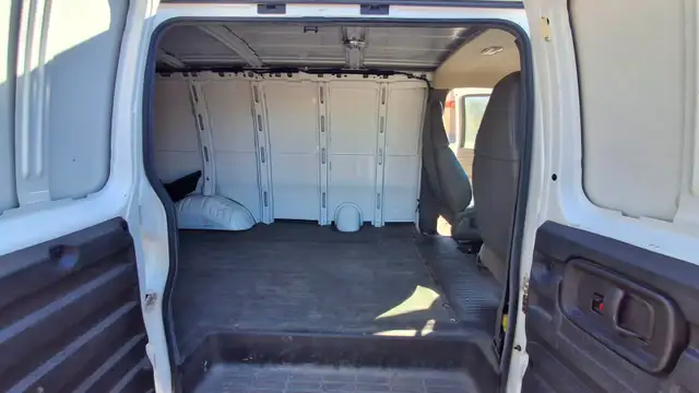 2006 Chevrolet Express Cargo Van575591366694031366