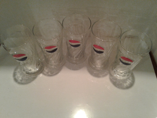 5 VINTAGE EUROPEAN PEPSI DRINKING GLASSES in Arts & Collectibles in Kawartha Lakes - Image 3
