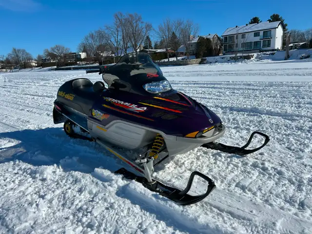 Skidoo Formula Z 700 édition millenium in Snowmobiles in Longueuil / South Shore - Image 2