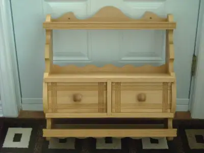 PETITE  ARMOIRE  ARTISANALE  EN  BOIS  MASSIF, View more