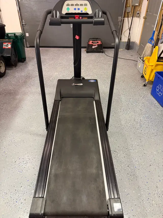 Freespirit Treadmill in Exercise Equipment in Kawartha Lakes - Image 2