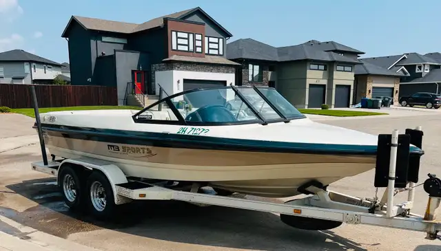 1996 MB Sports Ski/Wakeboard Boat in Powerboats & Motorboats in Saskatoon - Image 5