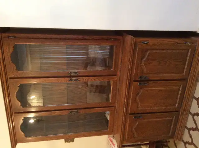 Vaisselier buffet bois massif - Dresser wall unit in Hutches & Display Cabinets in City of Montréal - Image 2