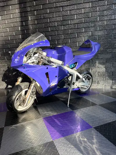50cc X2 Super Pocket Bike. Turn key ready to ride, perfect for kids or teens. Fully serviced and loo...