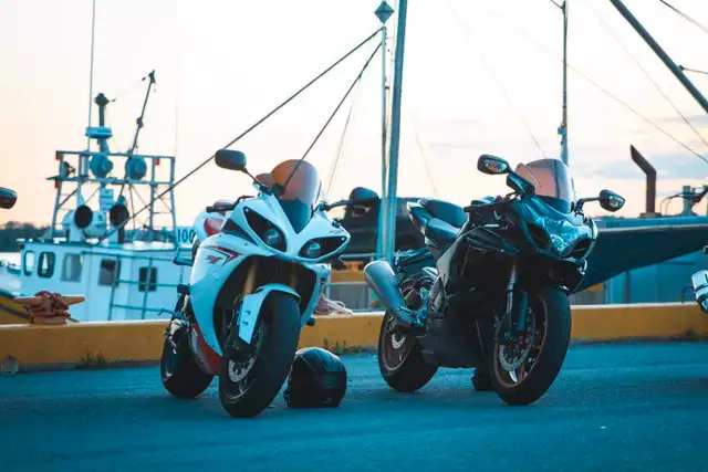 2009 Yamaha YZF-R1 in Sport Bikes in Bridgewater - Image 3