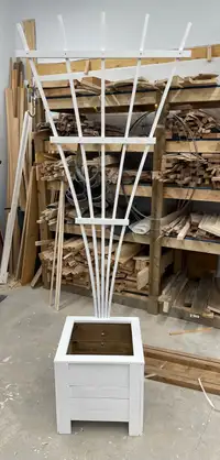 Planter box with fan trellis 