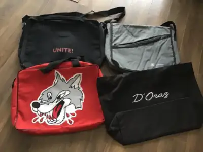 A VENDRE 4 SACS POUR ORDINATEUR OÙ AUTRE USAGE, View more