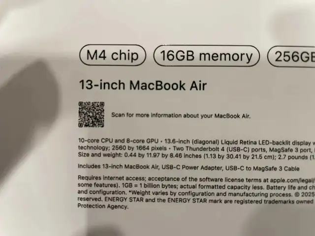 2025 MacBook Air M4, 16GB RAM, 256GB SSD64733719576193123