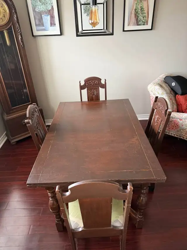 Dining Room Table with Chairs in Dining Tables & Sets in Markham / York Region - Image 3