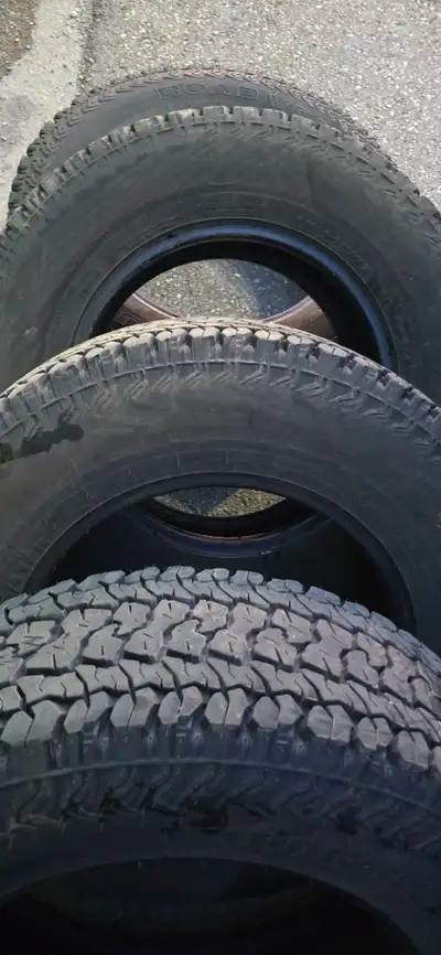 4 x KUMHO Road Venture AT51 LT225/75R16 115 /112R All Season LOAD RANGE E (10 Ply) 85% rubber left o...