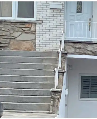 Bas de Duplex Beau 3 1/2 spacieux avec chambre fermée et grand salon double Quartier résidentiel