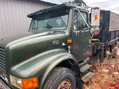 TRUCK IS LOCATED IN NORTH OSHAWA Heavy duty truck. Great for business Really well kept and well take...