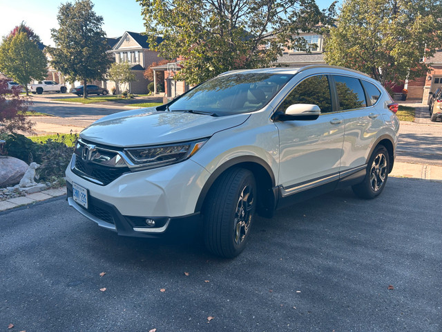 Honda cr v touring 2018 at 53,000km in Cars & Trucks in Markham / York Region
