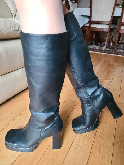 Black boots. Genuine leather. Size 8.5. Good condition, View more