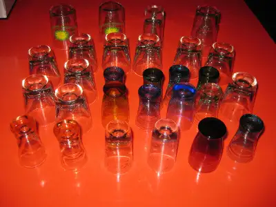 VINTAGE - ARTICLES POUR BAR - Et plusieurs petits verres (shooter) - EnsembleTire-Bouchon - Verres à...